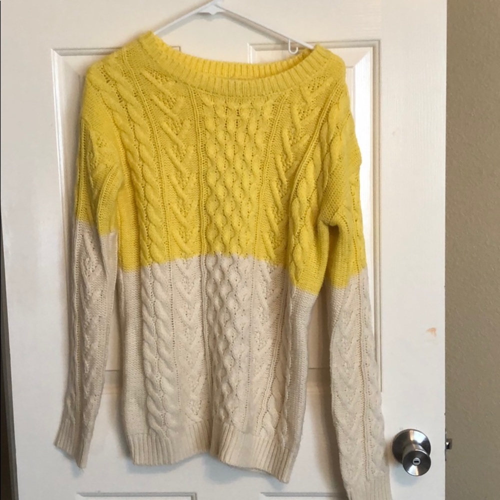 Oversized yellow/cream sweater